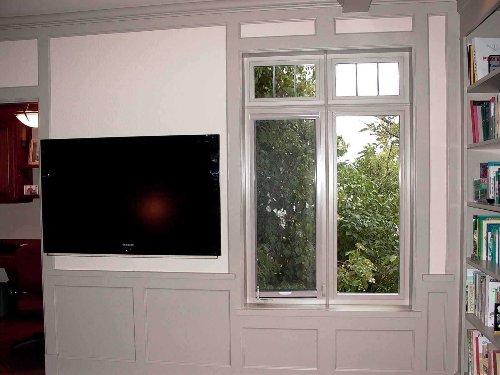 casement window retractable screen